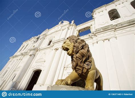 Gran Vista De La Iglesia Cat Lica En La Ciudad De Le N Nicaragua