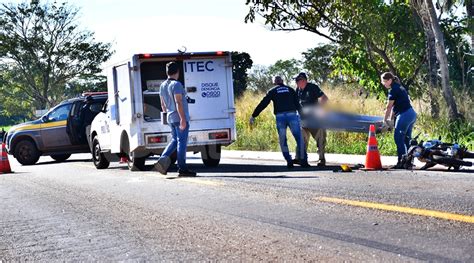 Motociclista Tem Corpo Dilacerado E Morte Instant Nea Ap S Se Envolver