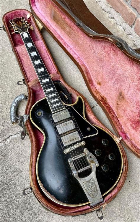 Pin By Richard Cabrera On Guitars Gear And Musicians Rock N Roll And More Les Paul Custom