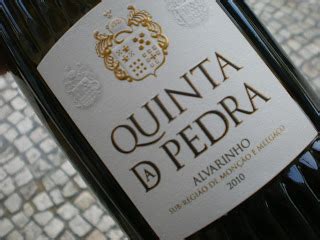 Garrafeira Campo De Ourique Quinta Da Pedra Alvarinho E Emin Ncia