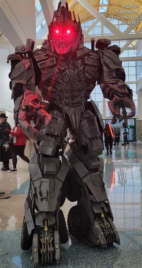 Our Favorite Cosplay Photos From Los Angeles Comic Con