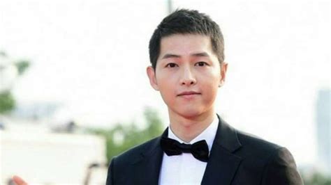 foto song joong ki belajar sejarah demi film