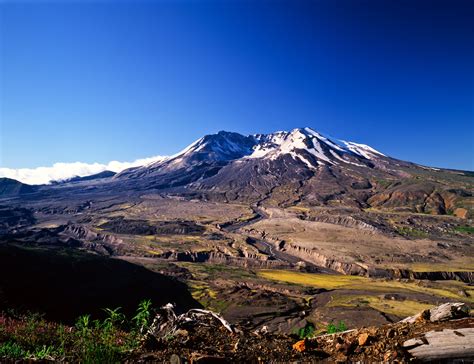 Photos 35 Years Since The Mount St Helens Eruption Monument