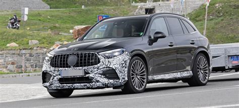 Mercedes Amg Erlk Nig Erwischt Der Neue Glc Zeigt Sich Mit Weniger