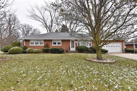 1037 Lehnertz Ave Aurora Il 60505 Mls 10585170 Redfin