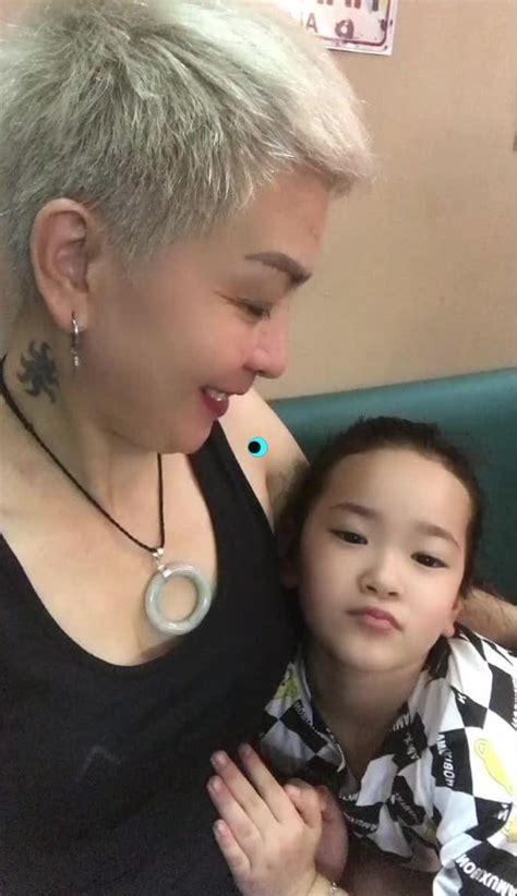 Mẹ chồng hot nhất MXH hiện tại Là hot TikToker gần triệu followers U nhưng gu thời trang