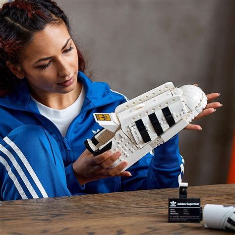 LEGO Creator Expert 10282 Кроссовки adidas Originals Superstar