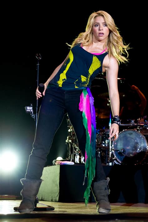 Shakira Clothes And Outfits Steal Her Style