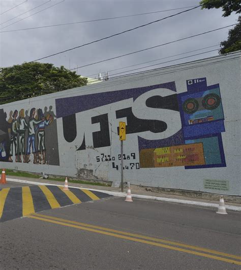 Ufes celebra 70 anos lançamento de livro e apresentações culturais