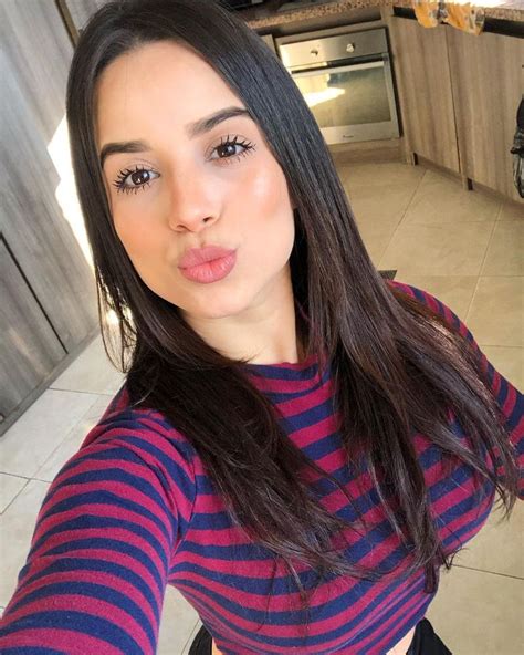 K E Y L Y N 🦋’s Instagram Photo “un Besito 😘” Instagram Photo Instagram Photo