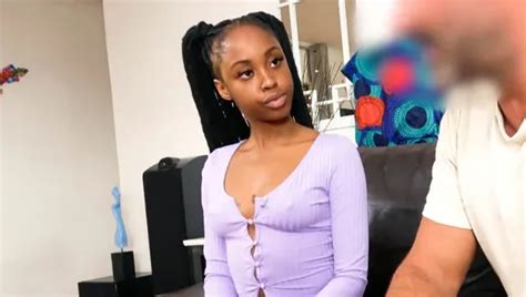 African Casting Ein Hei Es Schwarzes Bikini Modell Hat Beim Vorsprechen Interracial Sex Xhamster