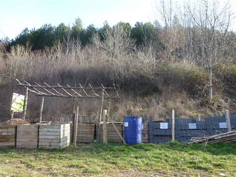 Les Composteurs Les Jardins En Partage