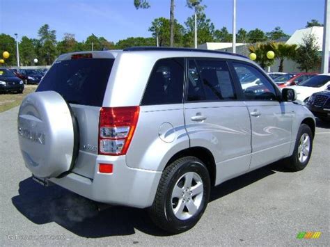 Silky Silver Metallic Suzuki Grand Vitara Xsport Photo