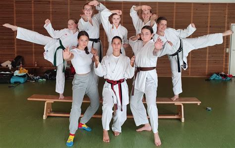 Aufbau Managerinnen Ziehen Eine Positive Bilanz Deutscher Karate