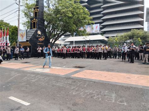 Demo Peringatan Darurat Di Semarang Ratusan Polisi Bersiaga Hal