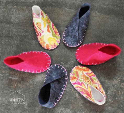 Felt Baby Shoes ~Easy DIY Project~ | Baby shoes diy, Baby shoes diy ...