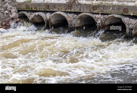 Contaminaci N Ambiental Desastre Ambiental Descarga De Aguas