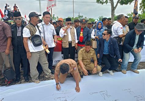 Aksi Solidaritas Ribuan Massa Mbb Dukung Pj Bupati Hani Syopiar