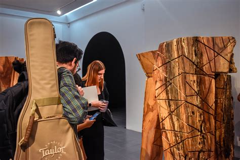 Esculturas En Madera De Docentes Y Estudiantes Son Expuestos En La