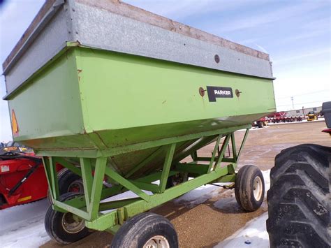 Parker 2600 Harvesting Gravity Wagons For Sale Tractor Zoom