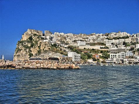 Restaurants, shops and beaches: what to see in Peschici and much more