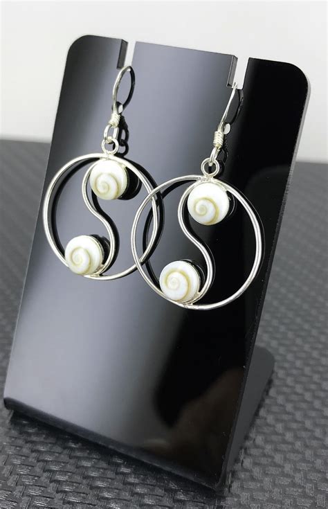 Boucles D Oreilles Oeil De Sainte Lucie Yin Yang Argent Fournishop