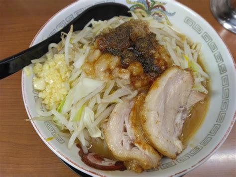 『味噌山1000円全マシアレ山椒』豚山 平塚店のレビュー ラーメンデータベース