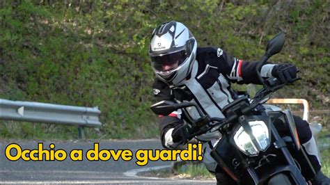 Guidare Una Moto Su Strada I Nostri Consigli Parte Lo Sguardo