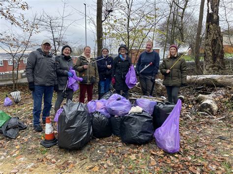 Farnley And Wortley Litter Pickers Revive Farnley Hall Fish Pond West