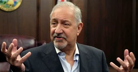 Mark Geragos Net worth, Age: Bio-Wiki, Wife, Weight, Kids 2024| The