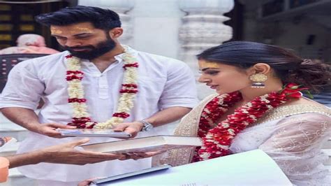 Mouni Roy Reached The Temple With Her Husband On The First Wedding