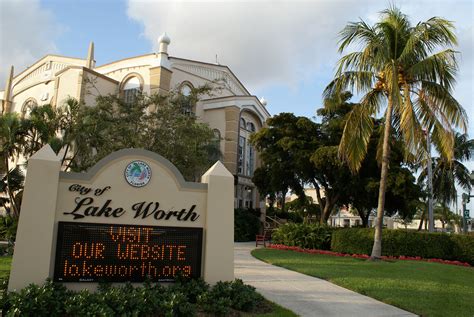 Lake Worth City Hall Building in Florida image - Free stock photo - Public Domain photo - CC0 Images