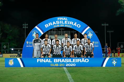 Galinho tem domingo de decisão em Curitiba Clube Atlético Mineiro