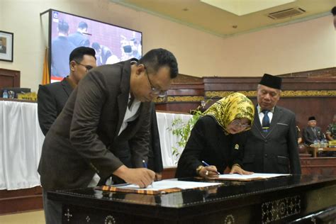 KUA PPAS APBD 2023 Disetujui Gubernur Dan DPRD NTB