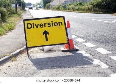 5,364 Road Diversion Signs Images, Stock Photos & Vectors | Shutterstock