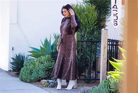 The Best Shoe Colors To Pair With A Mocha Dress Shunvogue