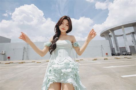 Hot girl Vietnam Idol Lamoon chính thức debut Tuổi Trẻ Online