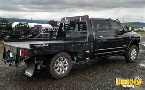 2019 Dodge Ram 3500 Flatbed Truck with Brand New Bradford Bed for Sale in Oregon