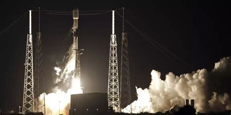 Spacex Schiesst Erfolgreich Starlink Satelliten Ins All