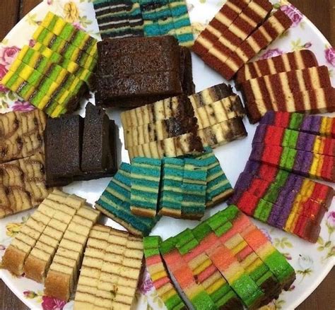 Kek Lapis Halal Premium Sarawak Food Drinks Homemade Bakes On Carousell