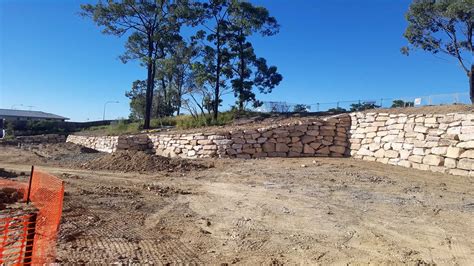 Large Rock Retaining Walls Rock Retaining Wall Builder Gold Coast And Brisbane