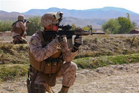 Marines Award M Contract For Lighter Stronger Plate Carriers The