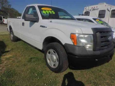 Ford F 150 Xl 4x2 2dr Regular Cab Styleside 8 Ft Lb 2009