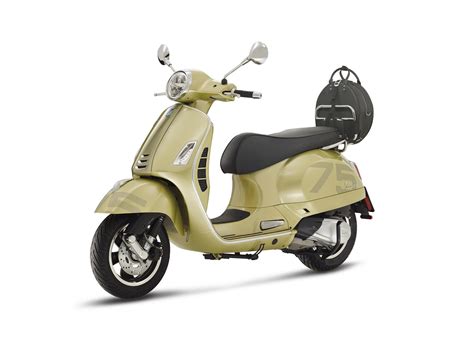 Vespa Gts Supertech Iget Th Anniversary Test T Ff S Bilder