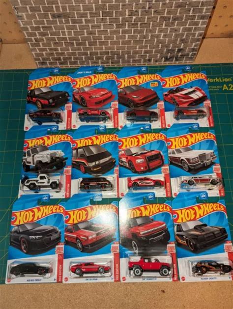 2023 HOT WHEELS Target Red Edition Lot Complet De 12 EUR 23 22