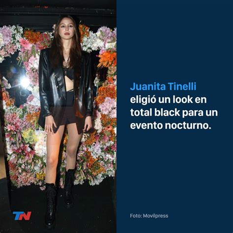 Juanita Tinelli con mini crop top y borceguíes las fotos de un look