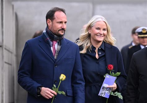 Kronprinz Haakon Der Norwegische Thronfolger Zu Besuch In Deutschland