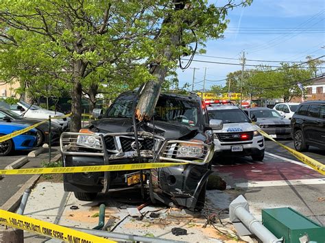 Suv Snaps Pole In Staten Island Crash 1 Taken To Hospital