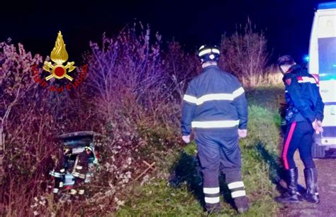 Esce Di Strada Con L Auto 90enne Estratto Dal Bagagliaio IMMAGINI