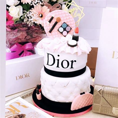 315 Likes 3 Comments Lush Cakes Lushcakes On Instagram Dior